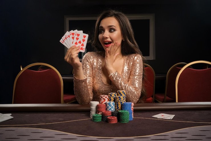 Meja Super Sic Bo dengan tiga dadu dan area taruhan yang jelas di platform jackpot108